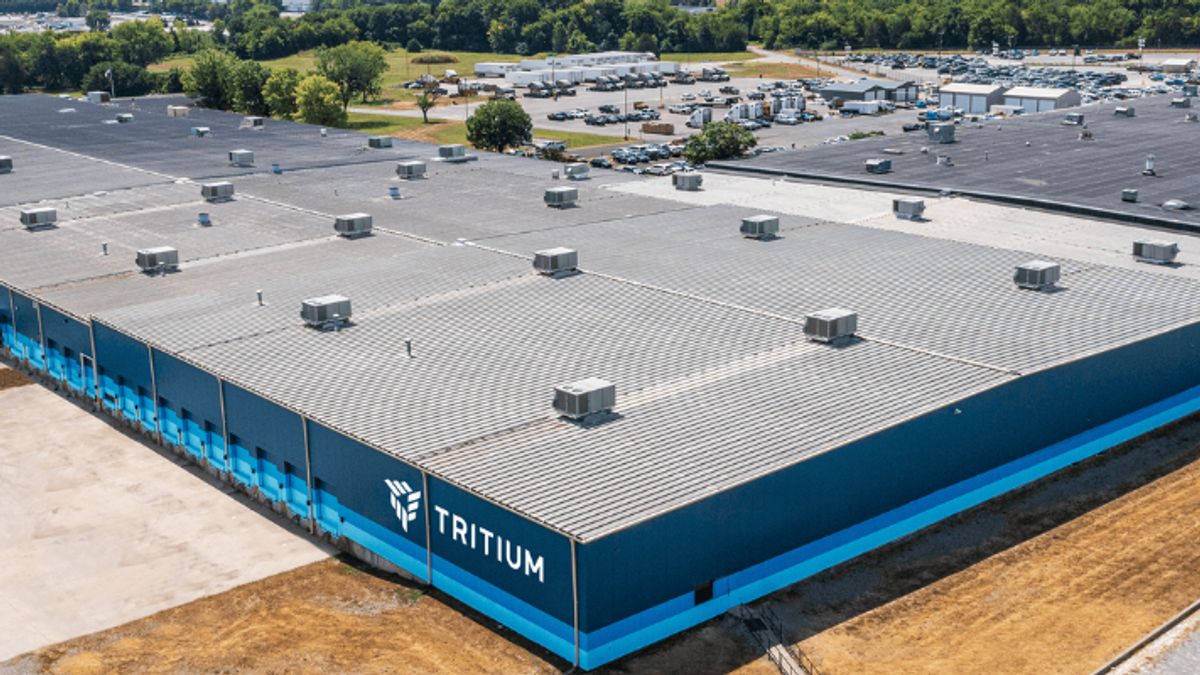 トリチウムが米国で初のグローバルEV急速充電器工場の開設を祝う