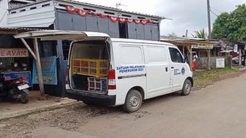 MBG運搬車は学校の庭で生徒に衝突し、DPRはSPPGに責任を負うよう求める