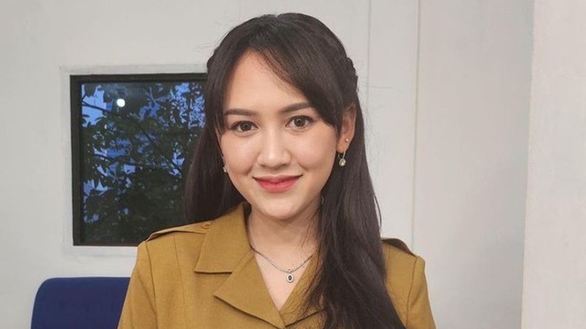 Reasons Netizens Match Happy Asmara With Aditya Halindra Faridzky, Tuban Regent