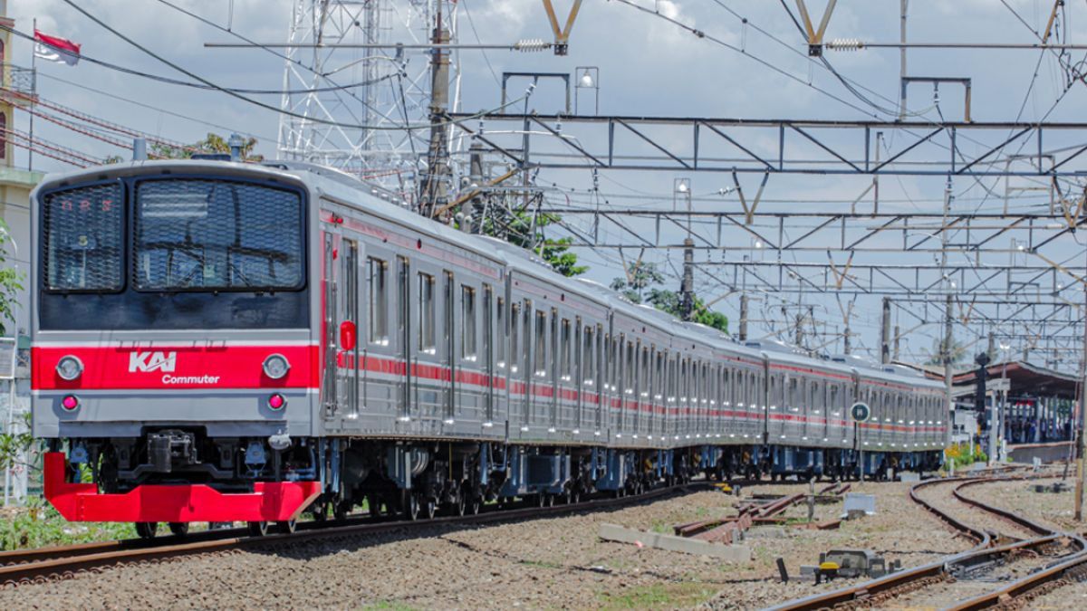 Rangkasbitung Line KRL Trip Stopped 15 Minutes Imbas Tertemper Pedestrians