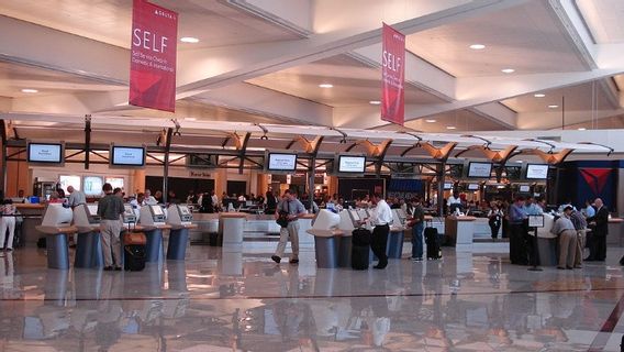 Un ouragan perturbe les vols dans une grande partie des États-Unis