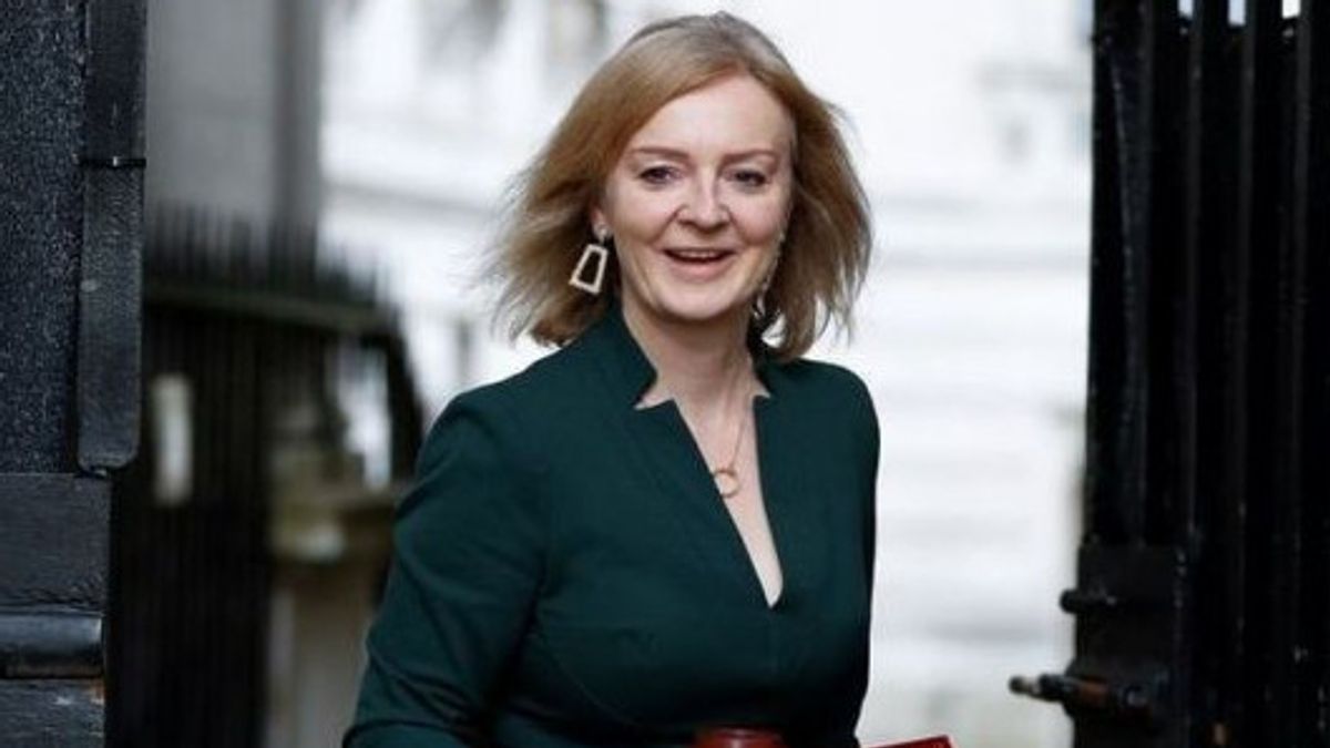 Liz Truss Kirim Satu Tim ke Ukraina untuk Mencari Bukti Kejahatan Perang