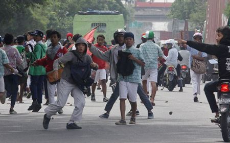 Polisi Tangkap 3 Remaja Bersenjata Tajam Saat Konvoi Hendak Tawuran: Barang Bukti 3 Bilah Celurit Disita