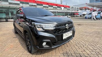 IIMS 2026에서 스즈키 XL7 하이브리드 알파 쿠로를 시험해 보세요, 인도네시아 가족의 프리마돈나