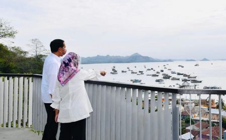 Jokowi Tak Mau Ketinggalan Menikmati Senja di Labuan Bajo dari Tempat Terbaik