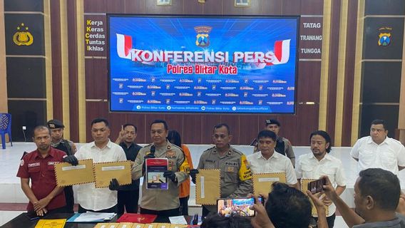 Mantan Kasir BPR Blitar yang Tilap Uang Nasabah Hampir Rp1 Miliar Ditangkap