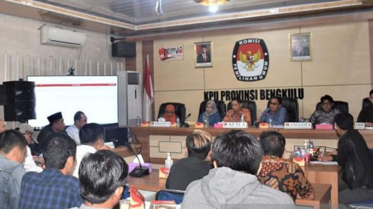 لعب حيل الغش ، 12 مرشحا من DPD يرسمون 1,616 من سكان Bengkulu كمؤيدين