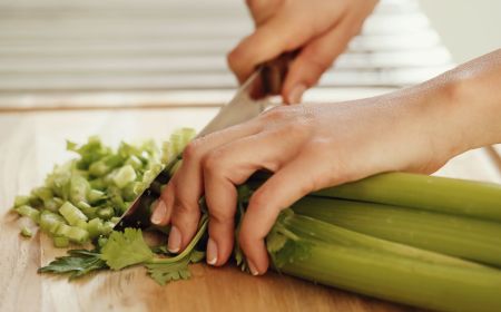 Apa Benar Daun Seledri Bisa Menurunkan Darah Tinggi?