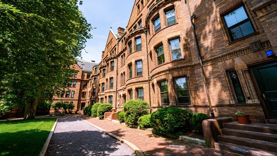 “Pengungsi Harvard”, Mahasiswa China Kini Putar Otak Bertahan Usai Trump Larang Mahasiswa Asing