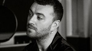 Sam Smith Ingin Jadi 'Ibu' di Usia 35 Tahun