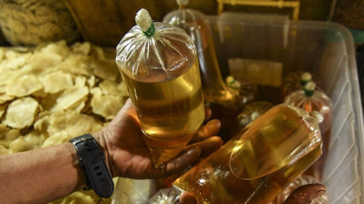 Central Kalimantan Police Chief Ensures Safe Cooking Oil Stock