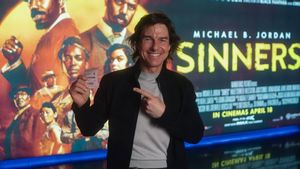 Tom Cruise Akhirnya Dapat Oscar Usai 45 Tahun Berkarier