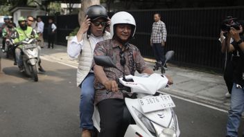 Panas-Panasan Naik Ojol ke Acara Gerindra, Ridwan Kamil: Kalau Manja, Saya Bisa Tetap Naik Mobil