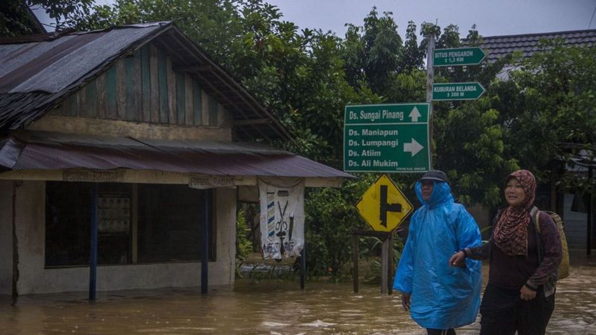 Prakiraan Cuaca BMKG: Hujan Lebat dan Angin Kencang Diprakirakan Meliputi Sebagian Besar Provinsi