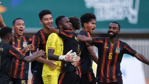 Kiper Tim Sepak Bola Putra PON Papua Cetak Gol Tendangan Bebas, Eduard Ivakdalam: Kaki Kirinya Luar Biasa