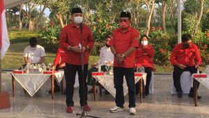 Survei SMRC Pilkada Surabaya: Eri Cahyadi-Armudji 48,5 Persen, Machfud Arifin-Mujiaman 37,3 Persen