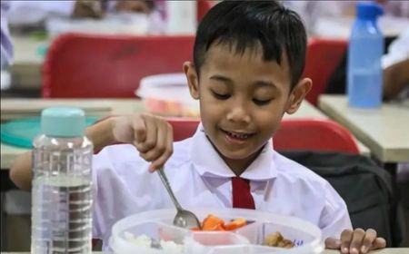 Kebiasaan Makan Siang Bersama di Sekolah Membentuk Karakter Positif pada Anak