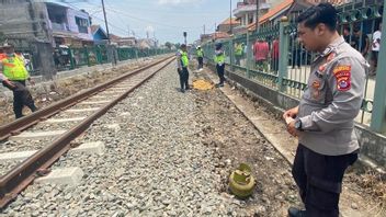 A Meatball Seller Died Hit By A Train When He Wants To Buy 3 Kg Gas