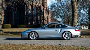 Porsche 911 Turbo 2003 dengan Kilometer Rendah Ini Dilelang