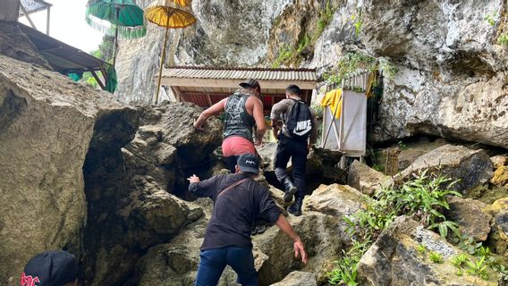 Bule Rumania Terjebak Longsor di Tebing Pura Segara Kidul Nusa Penida 