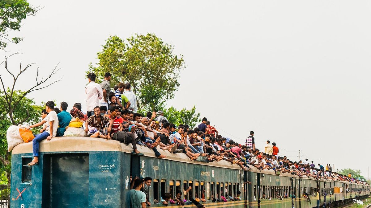 Mumbai India Kebanjiran: Operasional Kereta Berhenti, Bus Dikerahkan Layani Penumpang