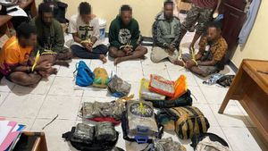 Ditpolair Polda Papua Gagalkan Penyelundupan 100 Paket Ganja dari PNG