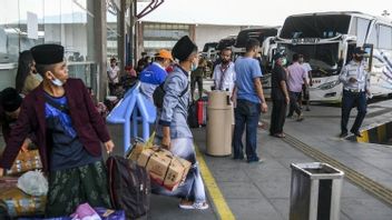 Les Tristes Nouvelles Maire Bobby Doit Voir: 4.000 Chauffeurs De Bus à Medan Ne Font Pas Une Vie En Raison De L’interdiction De Retour à La Maison