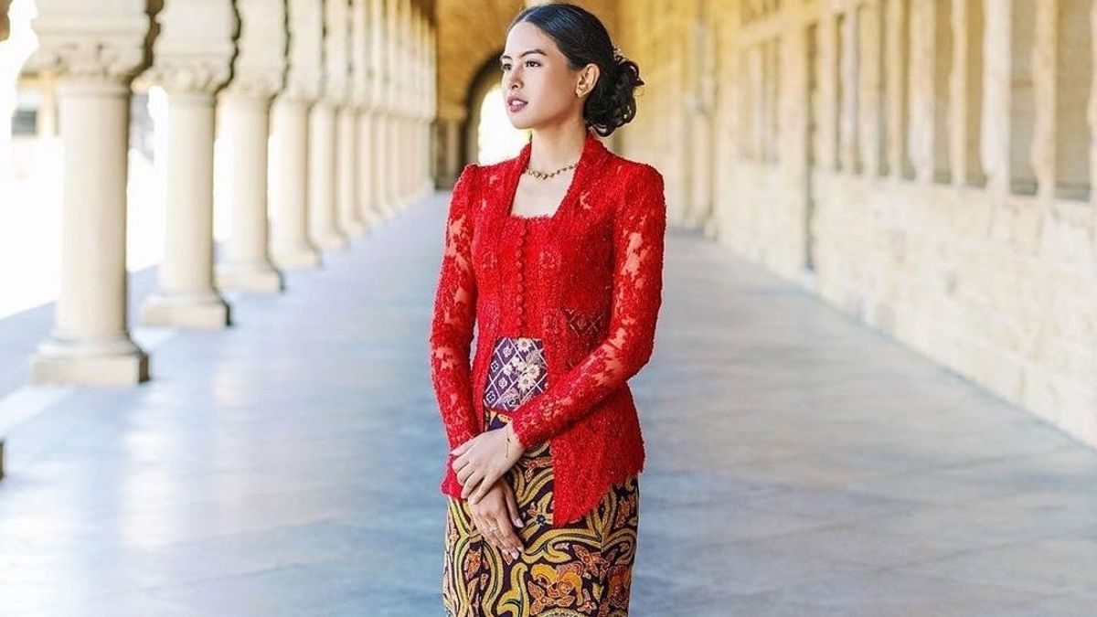 Maudy Ayunda Kenakan Kebaya Merah Saat Wisuda, sang Desainer Selipkan Makna Khusus