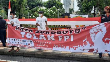 Bringing Nikita Mirzani's Banner, Surabaya Residents Hold Action Against Rizieq Shihab's Arrival