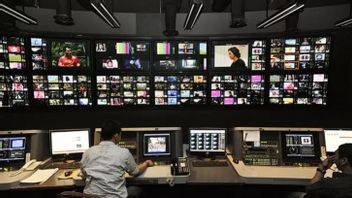 Kominfoは、アナログTVからデジタルTVへの移行を容易にするために無料のSTBを配布し、受信者はPPKEデータに記録されます