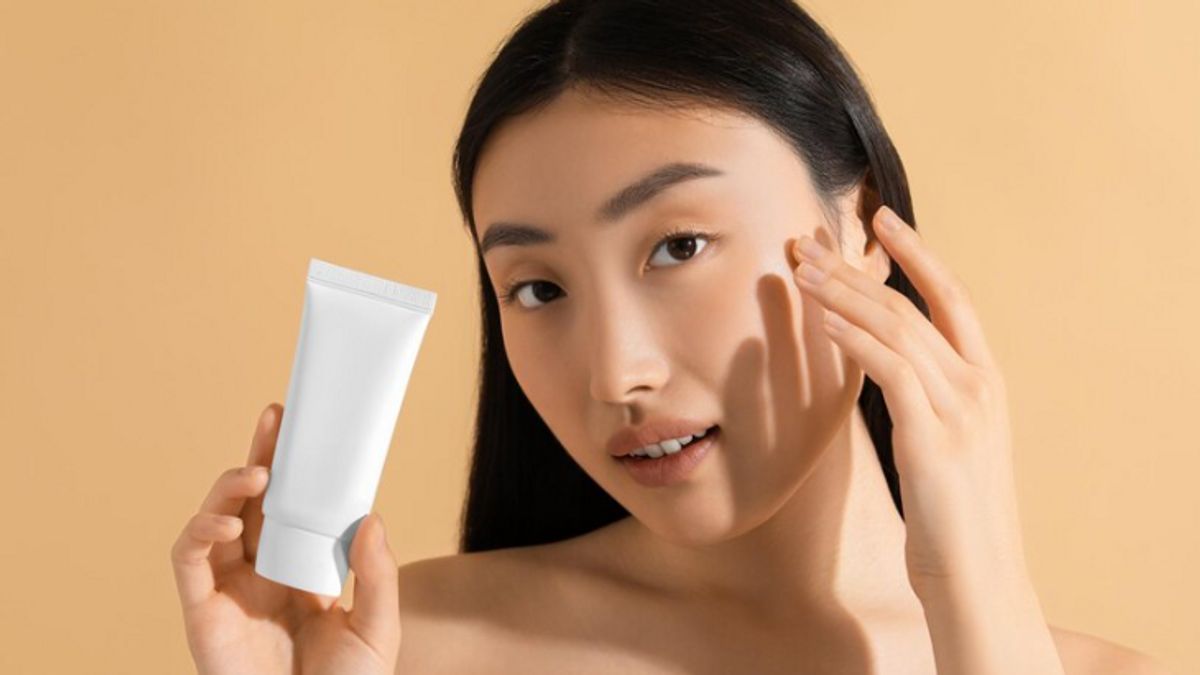 Kerap Keliru, Ini 5 Perbedaan Sunblock Dan Sunscreen