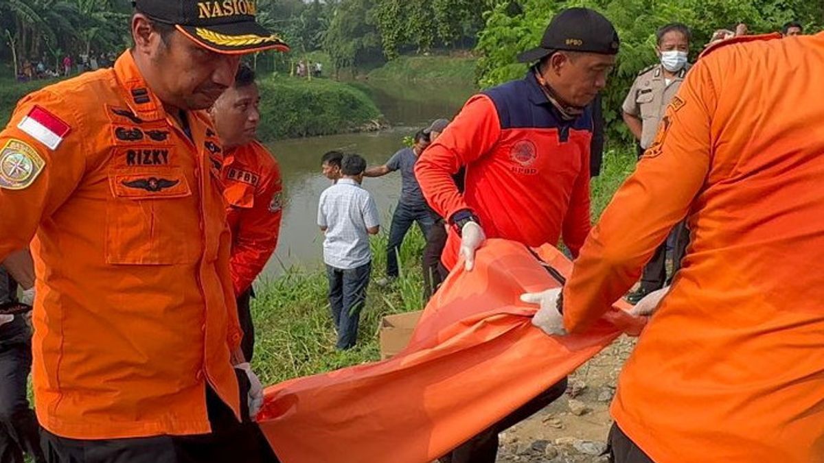 チピナン・メラユ水門の遺体は、カリマランで行方不明になった15歳の少年であることが判明しました