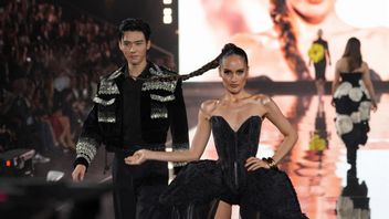 Totality, Cinta Laura Willing To Be Sick During A Fashion Show In Paris