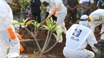 A Day Receives 30 Funeral Requests, Sleman COVID-19 Task Force Decontamination Team Claims To Be Overwhelmed