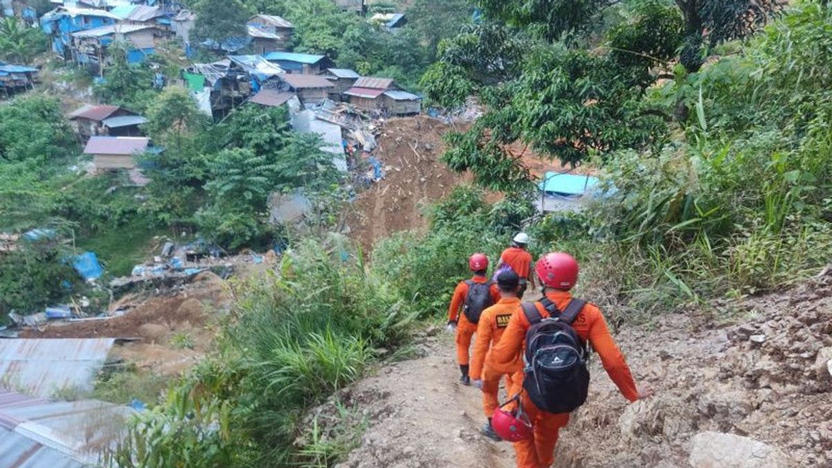 <i>Update</i> Longsor Tambang Emas Kalsel: 6 dari 12 Korban yang Ditemukan Meninggal, 5 Lainnya Terus Dicari