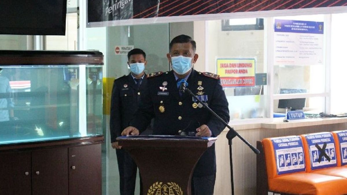    Penerbangan Internasional Dibuka Lagi, Imigrasi Siapkan Instrumen Pemeriksaan Orang Asing di Bandara Minangkabau Sumbar
