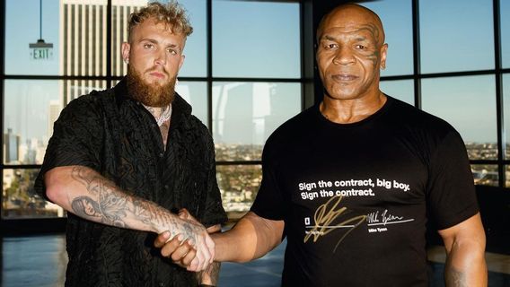 Jake Paul Tak Mau Duel Lawan Mike Tyson Dibatalkan