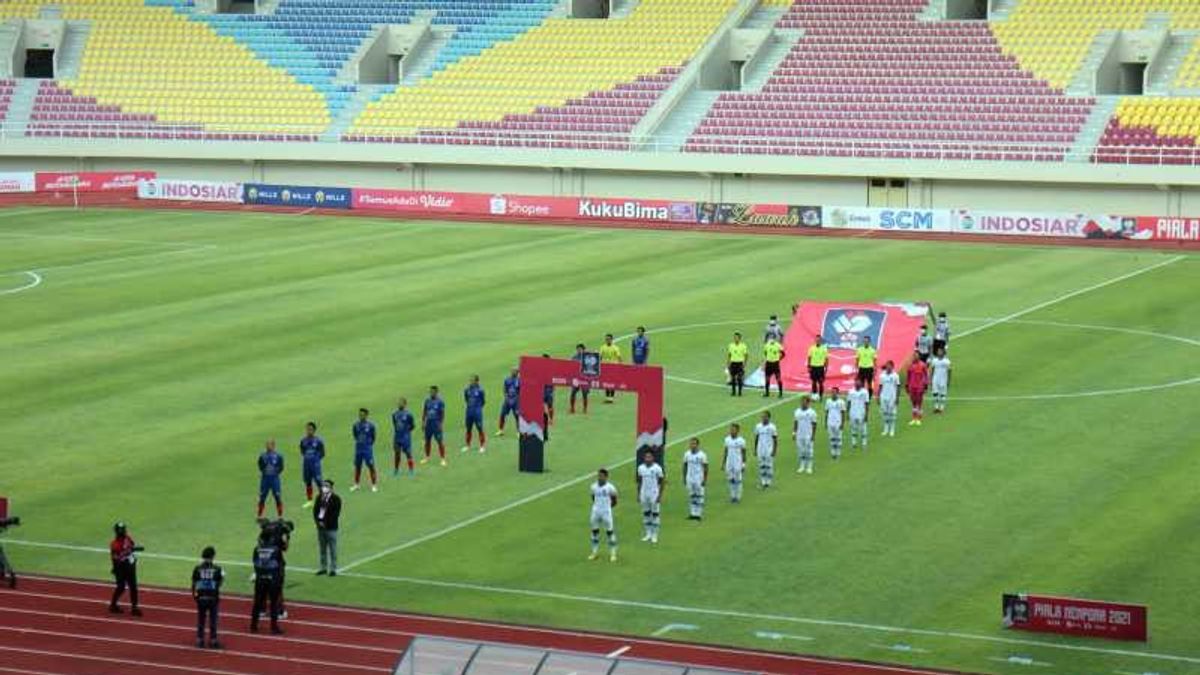 Gibran Mendampingi Zainudin Amali Buka Turnamen Piala Menpora 2021 di Stadion Manahan Solo