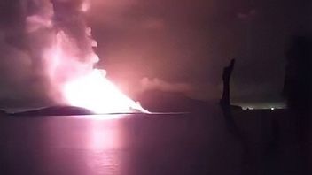 BPBDパンデグランがアナッククラカタウ山の噴火を24時間監視