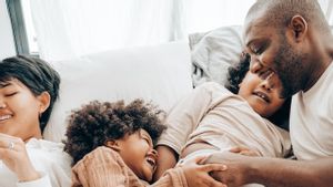 6 Cara Memelihara <i>Bonding</i> antara Anak dan Orang Tua agar Hubungan Harmonis