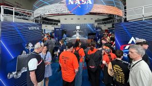 美国宇航局在2024年第一届机器人锦标赛上展示航天技术