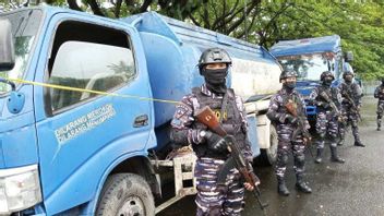    TNI AL Makassar Gagalkan Transaksi BBM Ilegal di tengah Laut