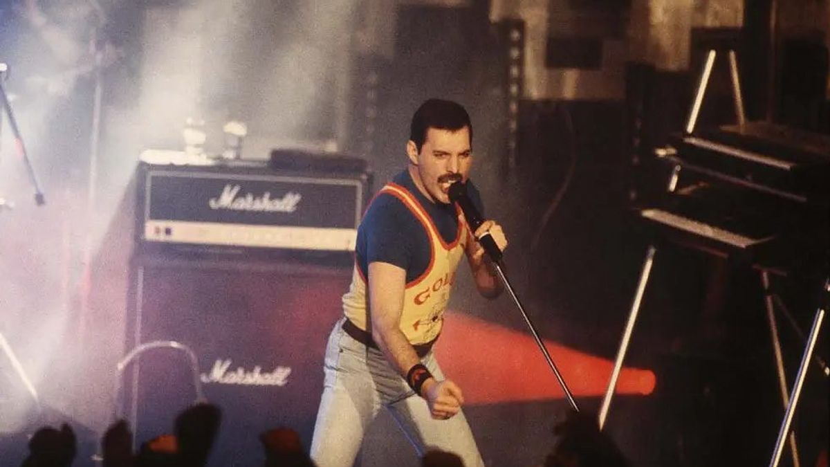 1,500 Unpublished Freddie Mercury Personal Items To Be Auctioned
