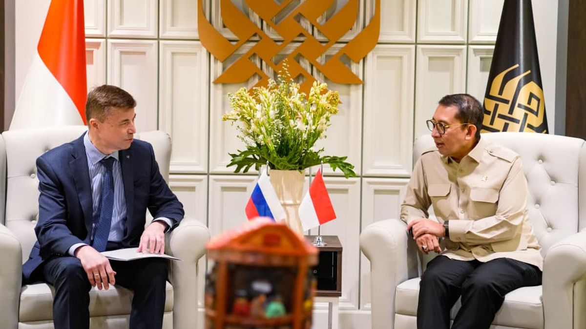 Menteri Kebudayaan Buka Opsi MoU Budaya Indonesia–Rusia, Patung Chairil Anwar di St. Petersburg Ikut Dibahas