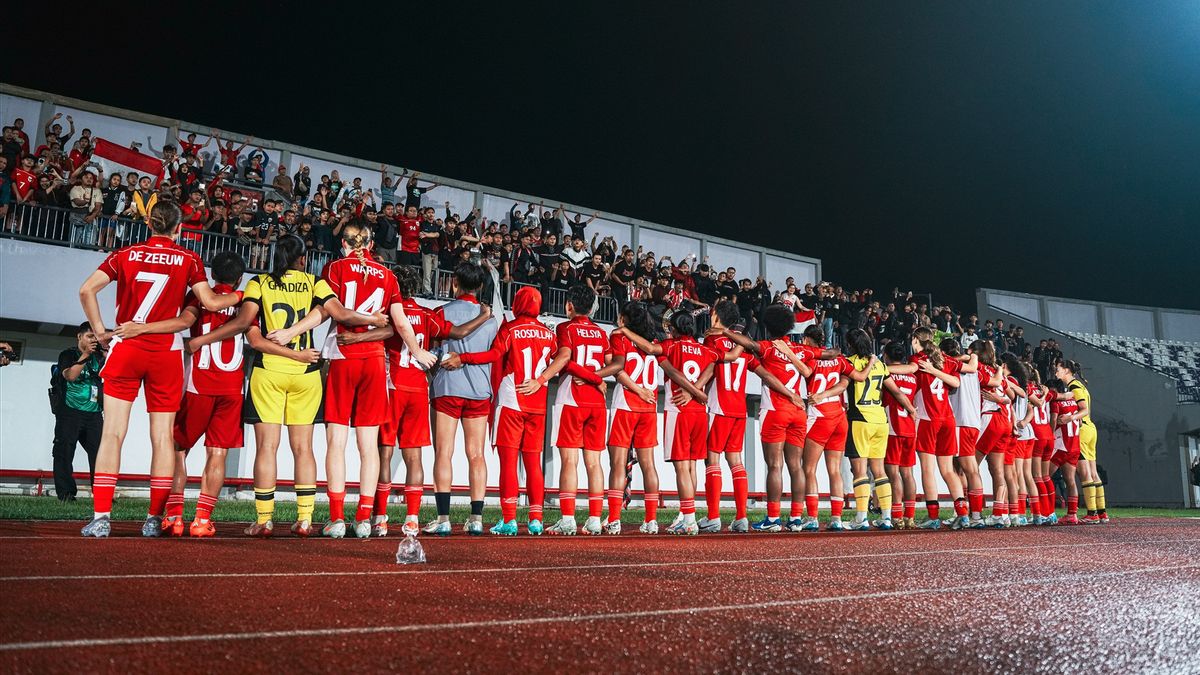 جاكرتا - بعد فشل المنتخب الوطني الإندونيسي للسيدات في التأهل لكأس آسيا 2026 ، أعاد PSSI Ketum Kaji Ulang Kontrak Satoru Mochizuki