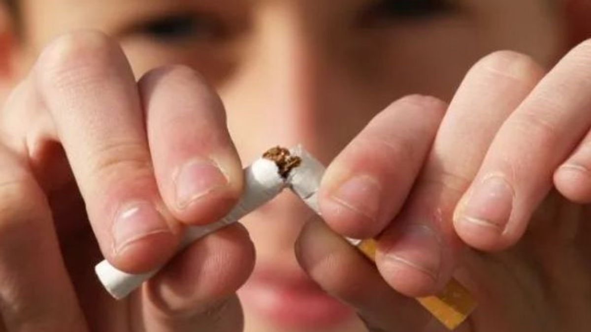 Most Children Become Cigarettes Influenced By The Environment