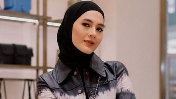 Mengintip Sentuhan Outfit Kasual pada Penampilan Paula Verhoeven dalam 7 Potret