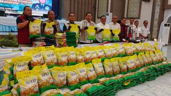 La police de Java oriental a démasqué du riz SPHP faux à Probolinggo, avec un chiffre d'affaires de plusieurs dizaines de millions de roupies.