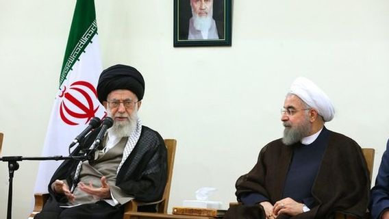 Ayatollah Ali Khamenei Minta Iran Perkuat Militer Respons Ancaman Trump