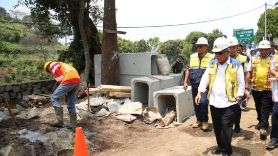 Menteri PUPR Instruksikan Pelebaran Jalur Alternatif Puncak Jabar